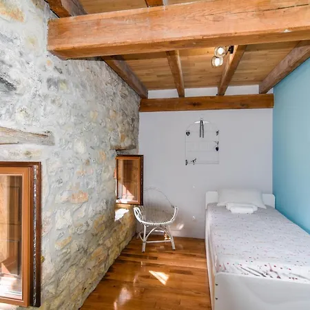 La Casita Azul, Preciosa Casa De Montana Navajeda